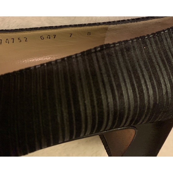 Ladies Ferragamo Shoes - Picture 3 of 7